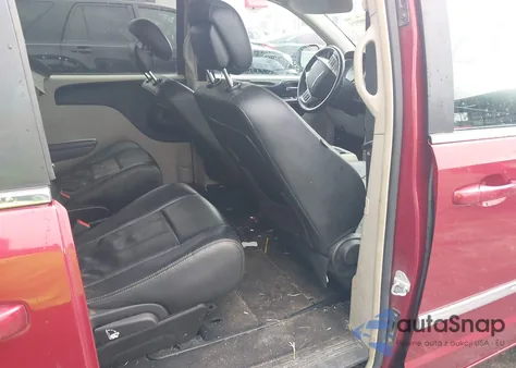 2016 Chrysler Town & Country Touring from USA, damaged, VIN 2C4RC1BG2GR213952